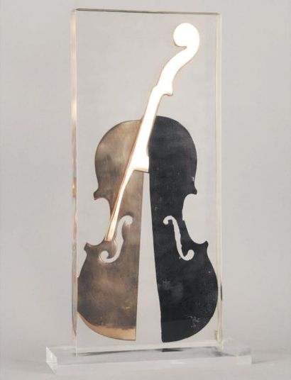 Fernandez ARMAN Le dos de Valentine Sculpture volume avec inclusion de violon calciné...