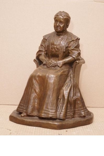 null HERRMANN J.S., fin XIXe - début XXe siècle, 

Dame assise, 1827-1909, 1911

Bronze...