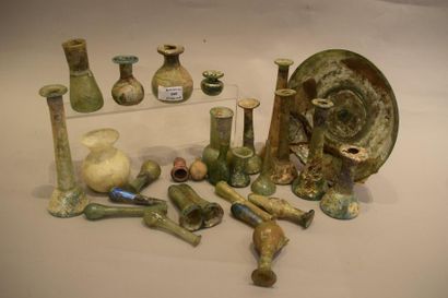 null Ensemble de verres de fouilles époque Romaine: 26 pièces dont assiettes (cassée)...