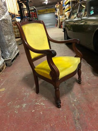 null Fauteuil restauration 

accotoir en crosse