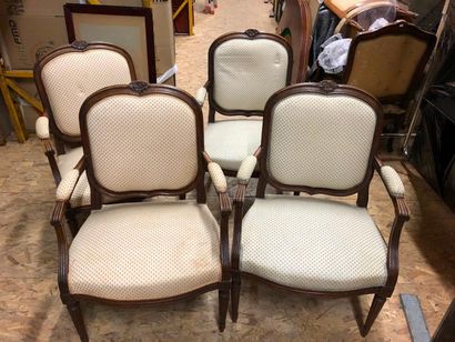 null 4 fauteuils style Louis XVI 