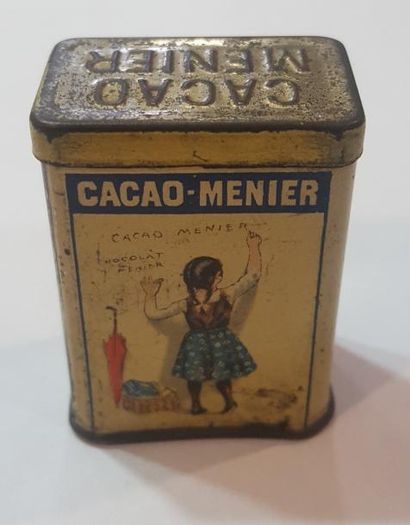 null MENIER. CACAO MENIER Boîte échantillon en tôle lithographiée, illustrée d'Yvonne...