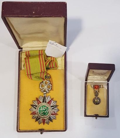 null [ Médaille ] [ Tunisie ]

Étoile de commandeur de l'ordre tunisien du Nichan...