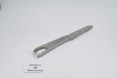 null [ WW2 ] [ US ]

Couteau de gamelle américain en aluminium. 

U.S. sur une face...