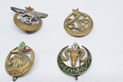 null [ Terre ] [ Infanterie ] [ R.T.A. ] [ Algérie ]

Ensemble de quatre insignes...