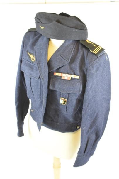 null [ Air ] [ Uniforme ]

Veste spenser bleu marine d'un aumonier de l'armée de...