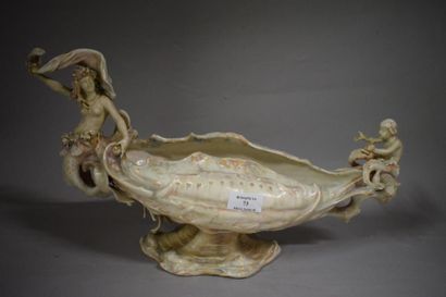 null Amphora Turn Teplitz ( Austria )

Coupe en porcelaine à décor d'une sirène et...