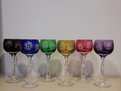 null CRISTAL DES DUCS DE LORRAINE Ensemble de six verres du Rhin en cristal coloré...
