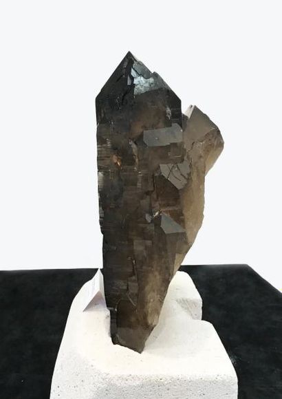 null Exceptionnel QUARTZ ambré et fumé du Brésil (50 x 27 x 20 cm) : cristaux accolés...