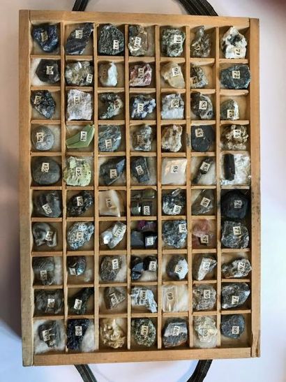 null Collection portative de 140 roches du Mont Blanc présentées dans un coffret...