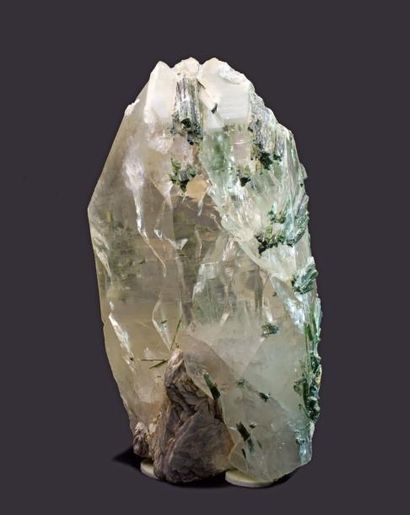 null Très élégante association TOURMALINE / QUARTZ. Un grand cristal de quartz complet,...