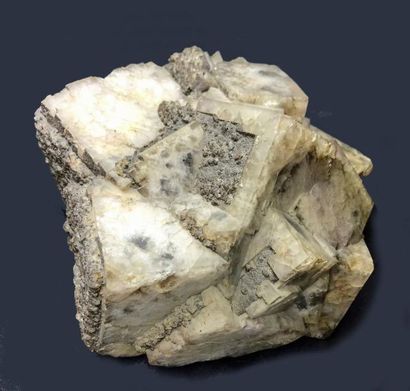 null CALCITE doublement cristallisée de Roumanie : gros cubes jusqu'à 8 cm et cristaux...