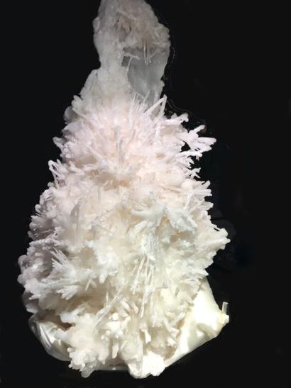 null Très belle et imposante ARAGONITE "flo ferri" blanche (40 x 27 x 20 cm)