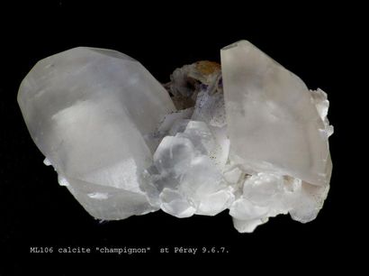 null Flat de 12 minéraux français (ex. M. Legros) : BARYTE bleue (11 cm), CALCITE...