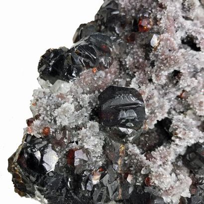 null SPHALERITE, mine de Shuikoushan, Hunan, Chine: cristaux centimétriques bruns...