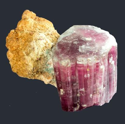 null Jolie ELBAITE, var. RUBELLITE de la King Mine, Queen Mts., Pala, Californie,...