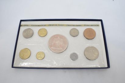 null [ MONNAIE DE PARIS ]

Monnaie de Paris Fleurs de coin 1975 

Total de 9 piè...