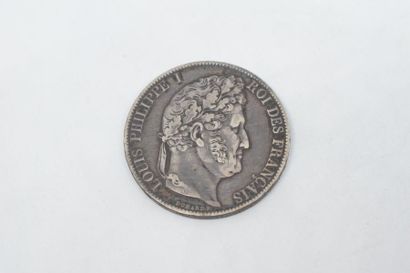 null [ Pièce en argent ] 

5 francs Louis Philippe 1er - 3ème type Domard tête laurée...