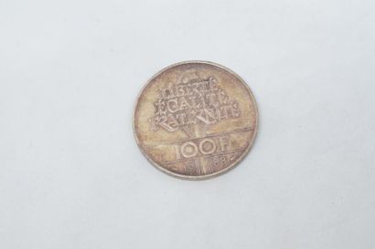 null [ Pièce en argent ] [ France ]



Pièce de type 100 francs (1988 x 1).



Poids...