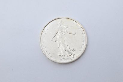 null 1 pièce en argent de 5 francs Semeuse (1967).

TTB à SUP.