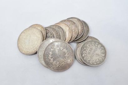 null Lot de pièces en argent comprenant : 

- 3 pièces de 50 francs Hercule (1974...