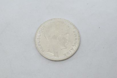 null [ FRANCE ] [ Pièce argent ]

 10 francs Turin argent (1939)- TTB à SUP

Av/

Profil...