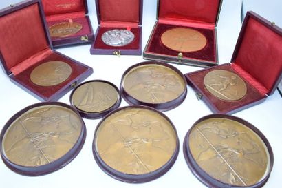null [ Médaille ] [ Bronze ] 

Un lot de médaille commémorative en bronze comprenant...