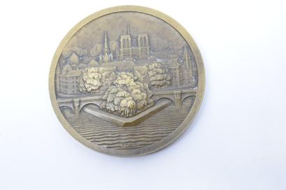 null [ Médaille ] [ Paris ] [ Turin ] 

Médaille uniface en métal

Avers : Vue par...