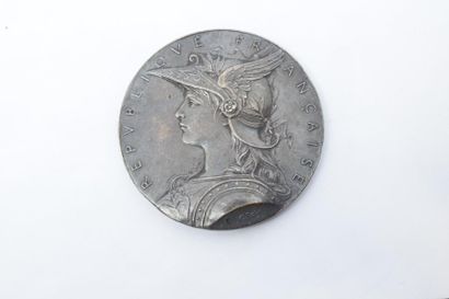 null [ Médaille ] [ Roty ] 

Médaille en argent Pro Patria. 

Avers : Marianne casquée...