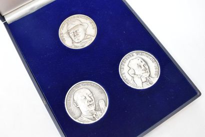 null [ Médaille ] [ WW2 ]

Ensemble de trois médailles en bronze argenté émises par...