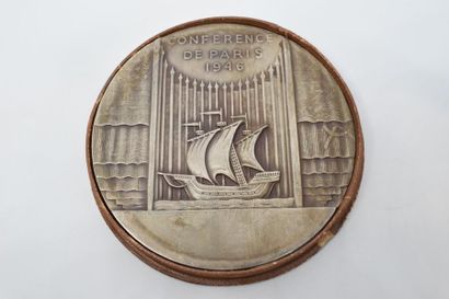 null COCHET R.

Médaille Conférence de Paris, 1946, en argent. 

Poids : 500 grammes...