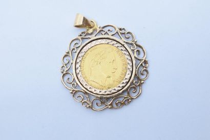 null Pièce de 10 Francs or Napoléon tête laurée, 1862, montée en pendentif.

7,5...