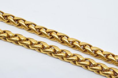 null Collier en métal doré à double rangs de mailles. L. : 40,5 cm