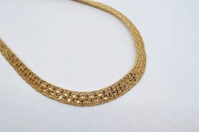 null Collier ras-de-cou en or jaune 18k (750) à mailles ajourées. 

Poids : 52,3...