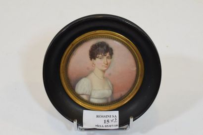 null Ecole française du début du XIXème siècle (époque Ier Empire)

Portrait de femme...