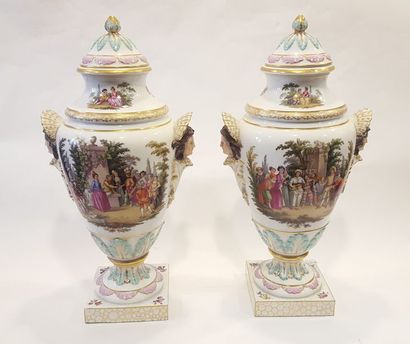 null Allemagne, Meissen ou Dresde, circa 1880.

Importante paire de vases couverts...