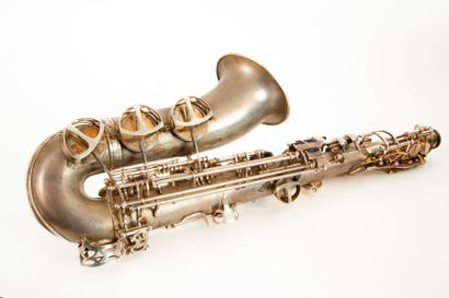 null Saxophone Couesnon laiton, N° 58550 - 142. Casimir Vassé, Tours. Circa 1930....