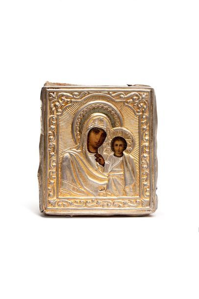 null Petite Vierge de Kazan, argent doré.

Vers 1900.

Usures.

H. : 5.2 - L. : 4.6...