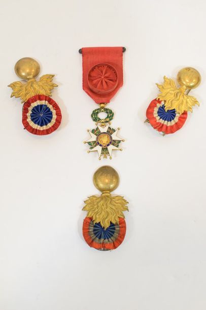 null Croix de la Légion d'Honneur pour officier en or 

Poids brut : 27 g 

On y...