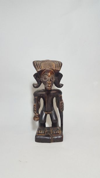 null TCHOKWÉ, ANGOLA.

STATUETTE, Représentant l’ancêtre mythique Tshibinga Ilunga.

Copie...