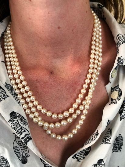 Collier de trois rangs de perles de culture...