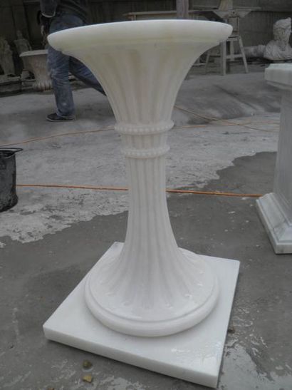 null Pied de table en marbre 

H : 73 cm 