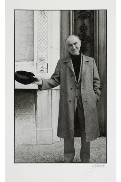 null CLAUSTRE Jean-François, né en 1949

Robert Doisneau devant la maison des frères...