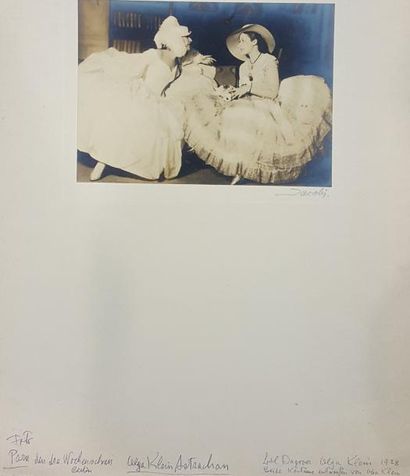 null JACOBI Lotte (1896-1990)

Ensemble de deux photographies.

- Olga Klein Astrachan...