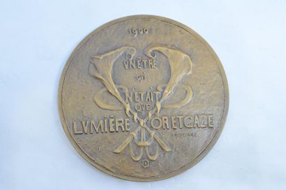 null [ LOIE FULLER ]

Médaille en bronze à patine doré commémorant Mary Louise Fuller...