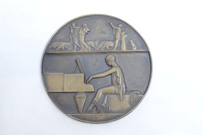null [ CLAUDE LEON MASCAUX ] 

Médaille en bronze commémorant la Danse et la Musique,...