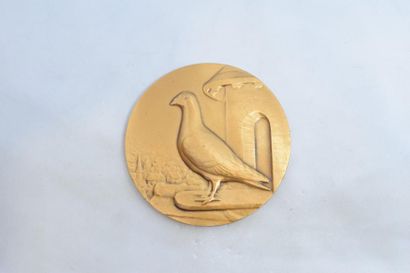 null [ ARTHUS BERTRAND ]

Médaille uniface en bronze doré représentant un pigeon....