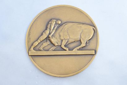 null [ ARTHUS BERTRAND ]

Médaille uniface en bronze doré représentant un homme combattant...