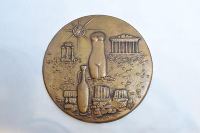 null [ GEORGES LAY ] [ GRECE ]

Médaille en bronze rendant hommage aux vestiges antiques...
