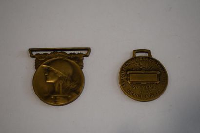 null [ WW1 ] [ Médaille ] 

Ensemble de deux médailles en bronze :

1914-1918 - Association...